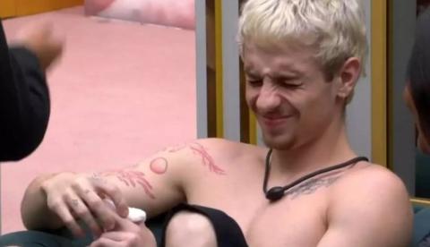 Acidente na Xepa! Juliano se corta e leva pontos no BBB 26