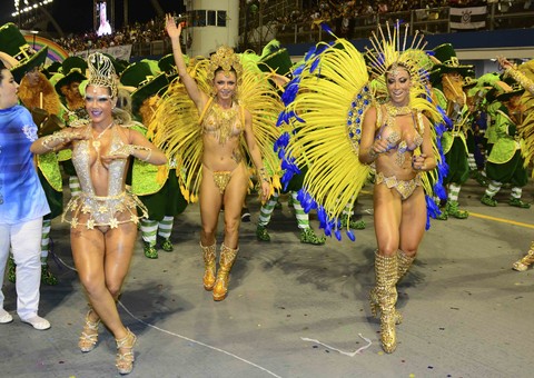   Acadêmicos do Tatuapé reúne Gil Jung, Carol Narizinho e Miss Bumbum em desfile