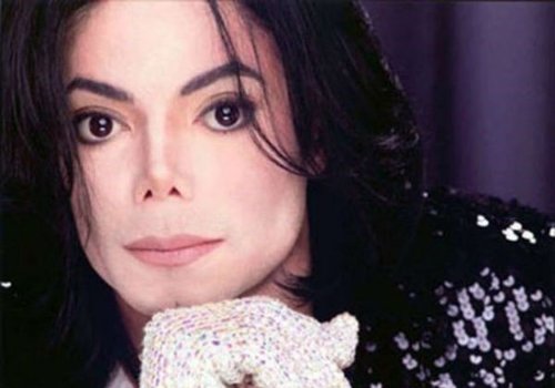 Empregadas acusam Michael Jackson de jogar cocô nelas