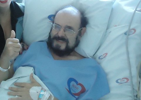  Zé do Caixão tem alta de hospital após segunda internação