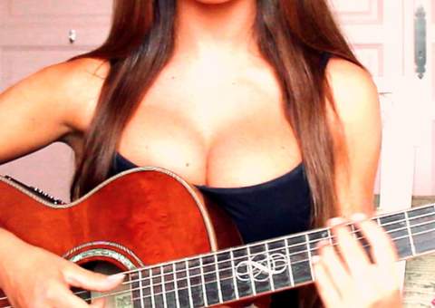 Gata faz sucesso na web tocando Led Zeppelin, AC/DC, Nirvana e mais 