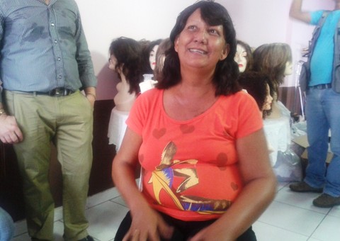 Lar das Marias entrega perucas às mulheres em tratamento do câncer