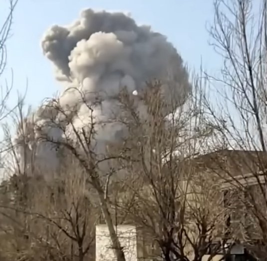 Bombardeio no Irã atinge escola feminina e mata 51 estudantes