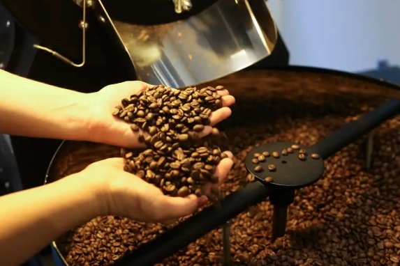 Nova taxa dos EUA poupa carne, café e aeronaves do Brasil