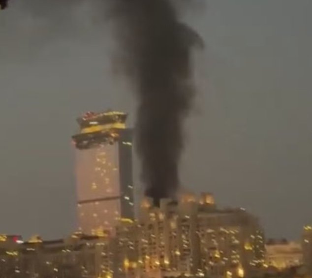 Mísseis iranianos são interceptados em Dubai e atingem hotel de luxo