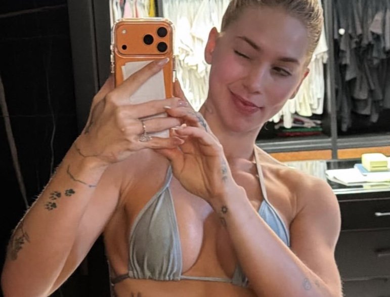 Virginia Fonseca posa de microbiquíni na Espanha e brinca sobre aparência