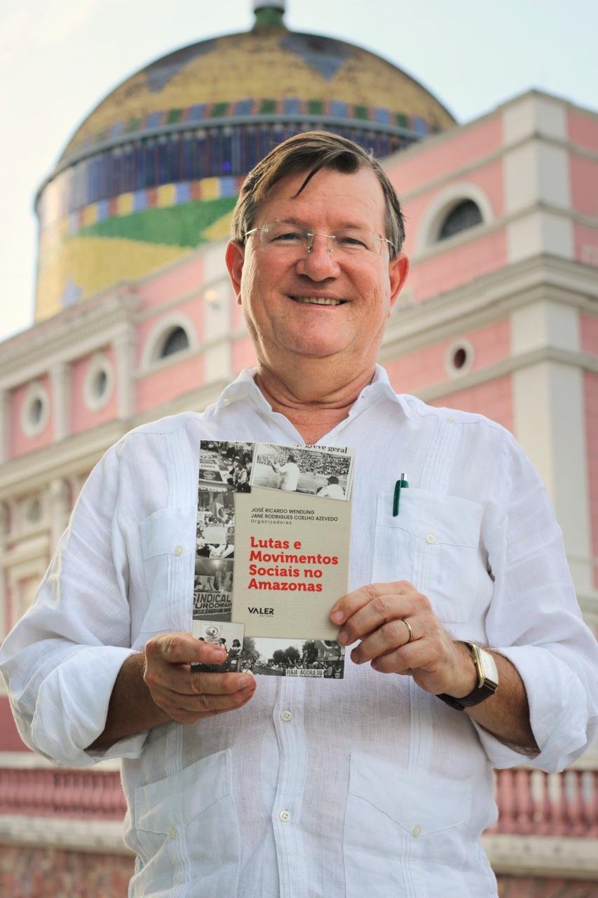 José Ricardo lança livro que documenta décadas de movimentos sociais no Amazonas