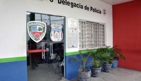 Homem é preso após roubar carro e colidir com viatura durante fuga no São José