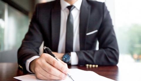 Juízes e desembargadores punidos por crimes sexuais recebem até R$ 140 mil