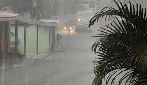 Defesa Civil atende seis chamados durante temporal em Manaus