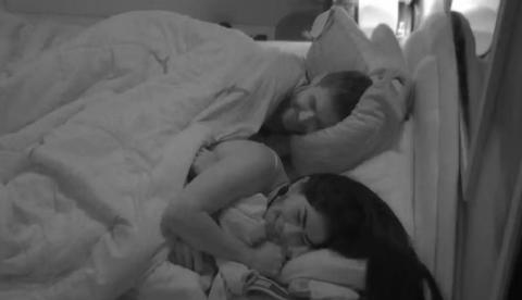 Marciele e Jonas dormem "agarradinhos" no BBB26; veja vídeos