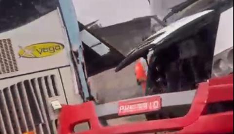 Acidente entre rota e ônibus durante chuva deixa feridos na Av. Margarita