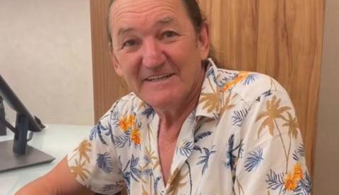 Humorista Marquito sofre mal súbito, sofre acidente de moto e é internado