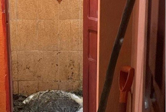 Idoso é encontrado enterrado em banheiro de kitnet no Zumbi