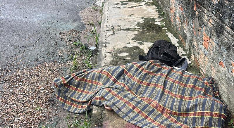 A caminho do trabalho, jovem é morto com tiro no rosto durante assalto em Flores