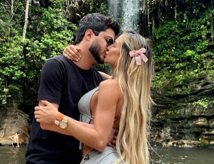 Gabi Martins anuncia fim de namoro com Matheus Fidelis após seis meses