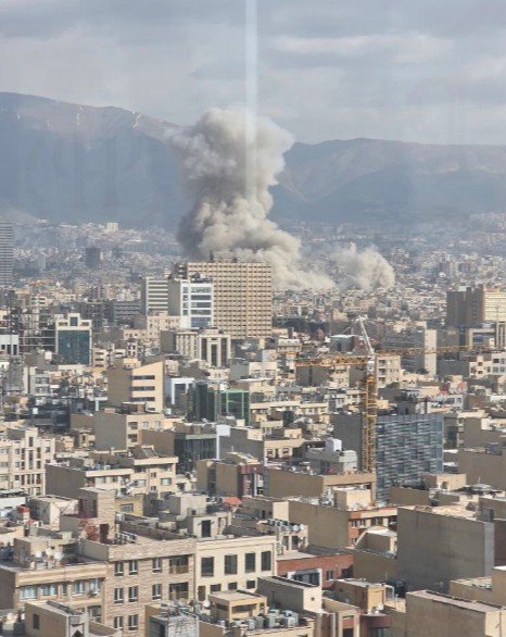 Estados Unifos e Israel bombardeiam Irã