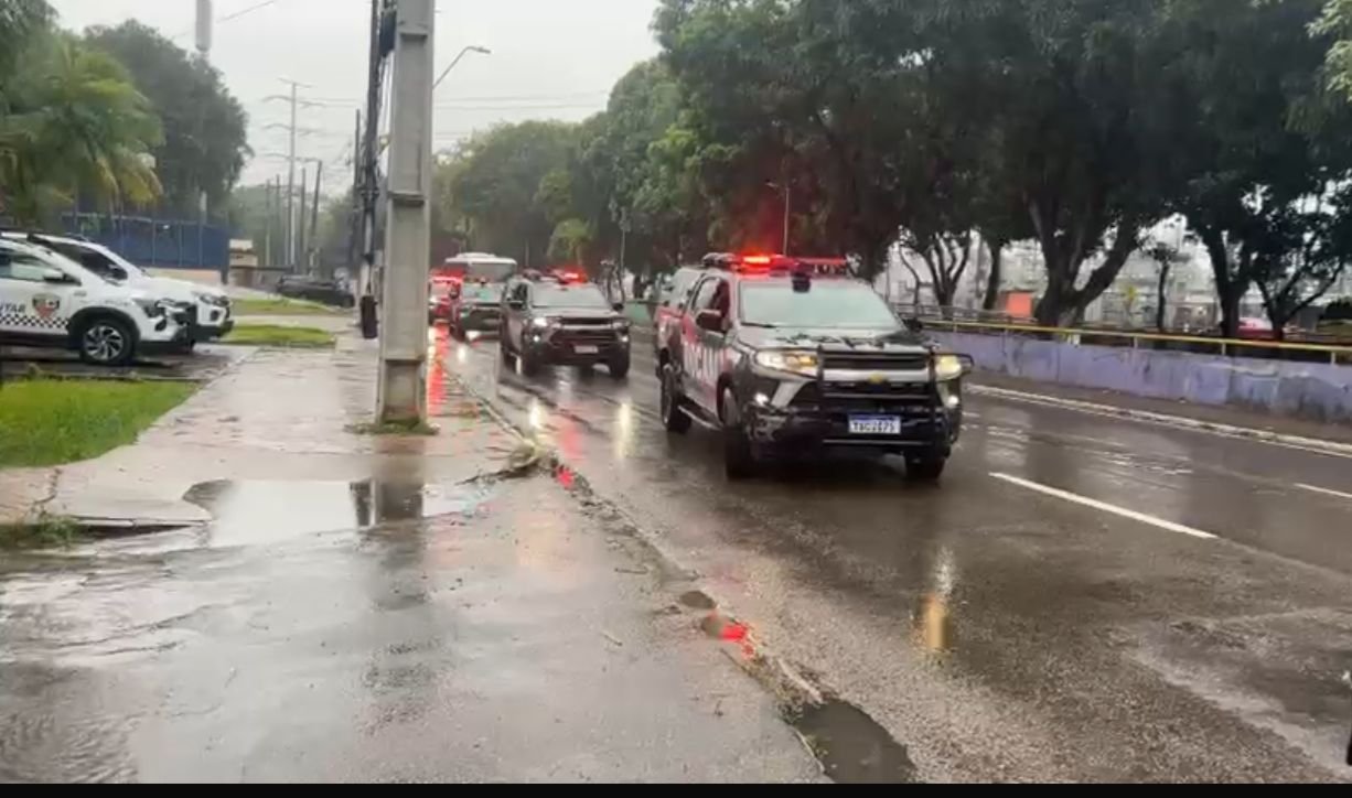 Policiais são presos e quase 1 tonelada de droga é apreendida em Manaus