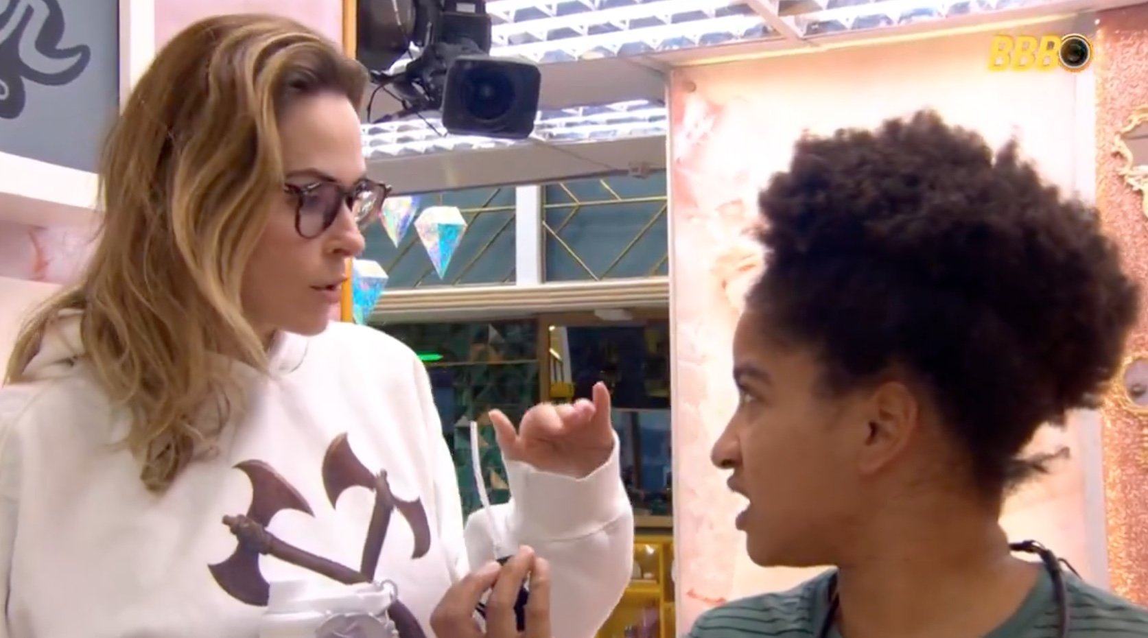 Ana Paula e Milena discutem no BBB26: "Tenho mais o que fazer"