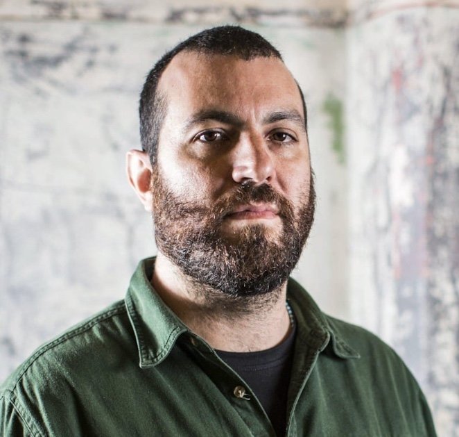 Kiko Dinucci se apresenta pela primeira vez em Manaus com show "Rastilho"