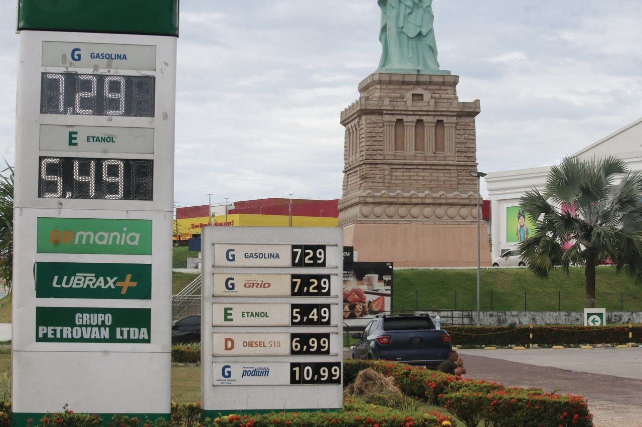 Diesel dispara 7% no Brasil e pode impactar preço da cesta básica; entenda