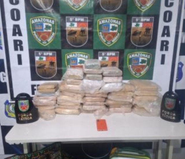 Homem é preso com mais de 40 Kg de drogas escondido em casa em Coari
