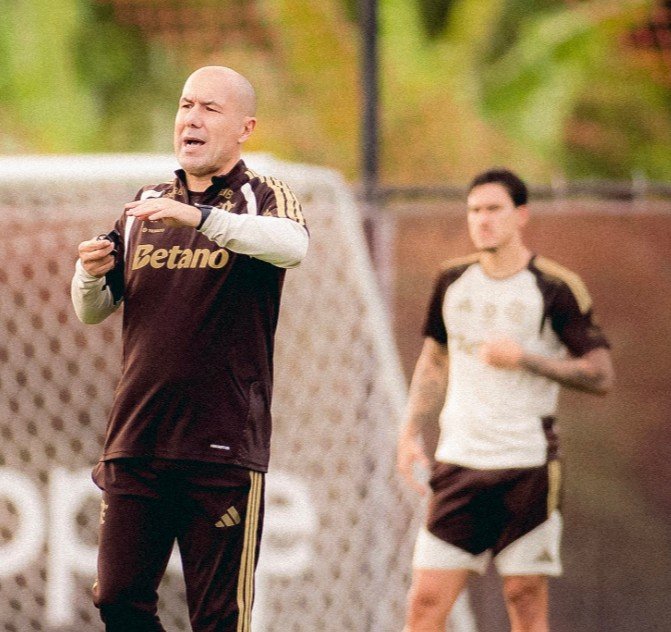 Flamengo oficializa Leonardo Jardim como novo técnico