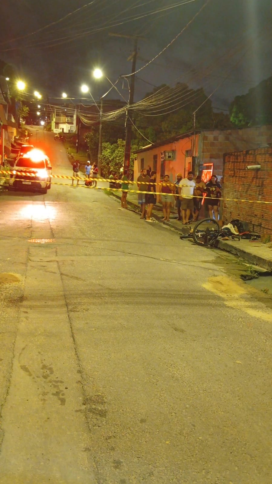 Ciclista morre ao colidir com muro durante descida em ladeira no Monte Sinai