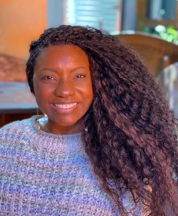 Sambista Adriana Araújo está internada em estado gravíssimo após aneurisma cerebral