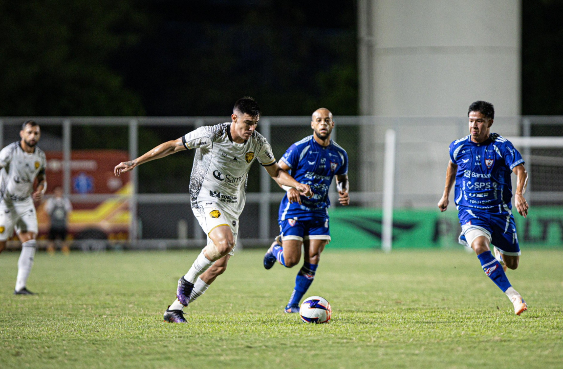Amazonas tropeça em casa e perde liderança da Copa Norte para o Águia de Marabá