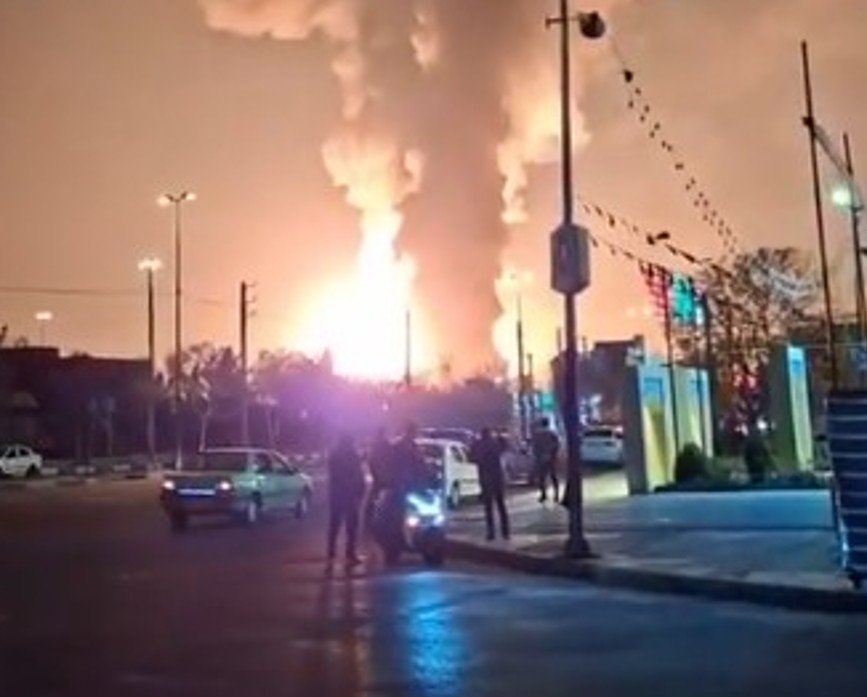 Israel atinge infraestrutura de petróleo no Irã e fere herdeiro político de Khamenei