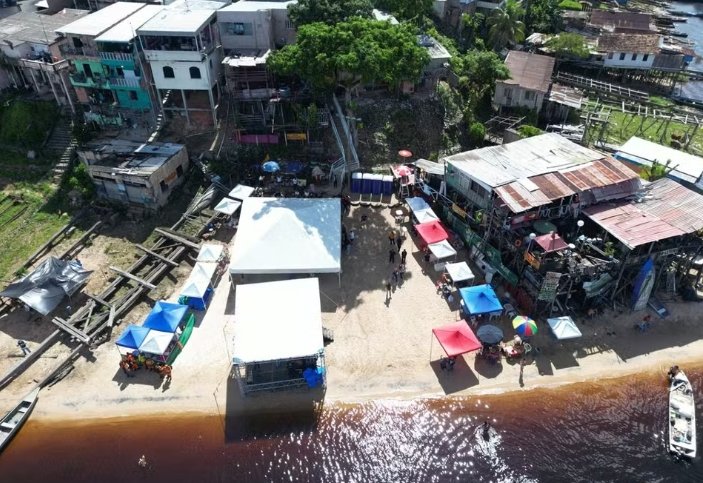 Água da Praia da Ponta Branca contém coliformes fecais, revela estudo da UEA
