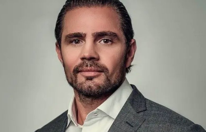 PF intercepta suposta mensagens de banqueiro sobre reunião fora da agenda com Lula