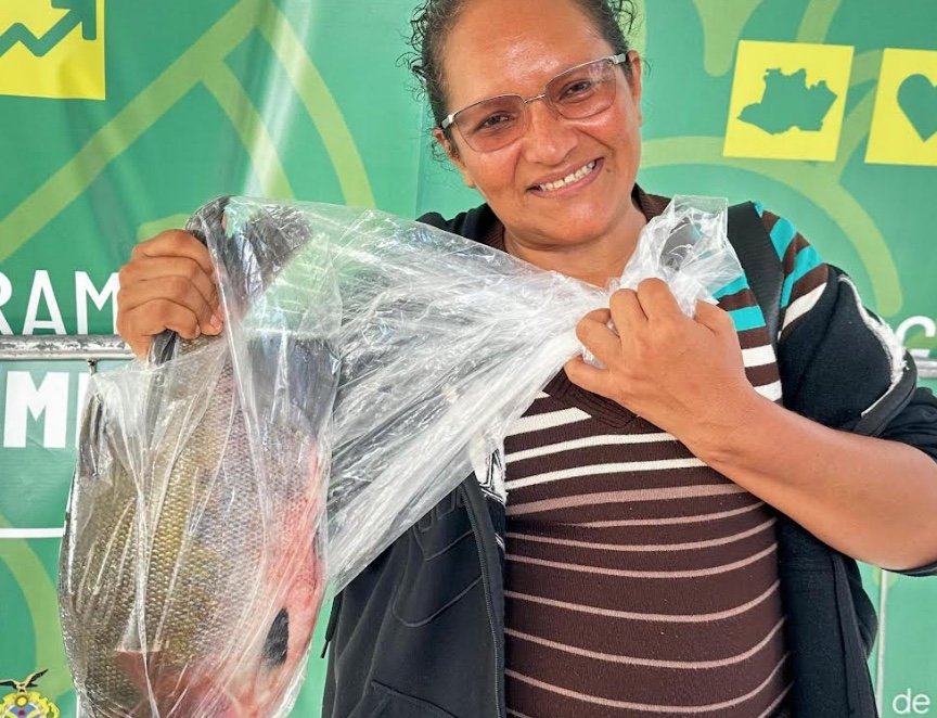 ADS doa 6 toneladas de tambaqui para famílias da Zona Norte