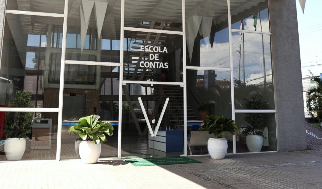 TCE-AM abre inscrições para cursos de IA, Fotografia e Comunicação