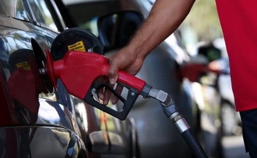 Petrobras reajusta diesel em R$ 0,38 para distribuidoras a partir de hoje