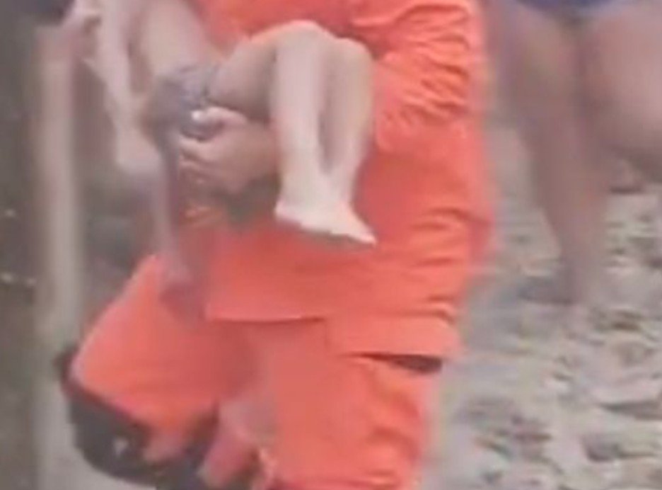 Criança é resgatada após ser arrastada por enxurrada em igarapé em Manaus