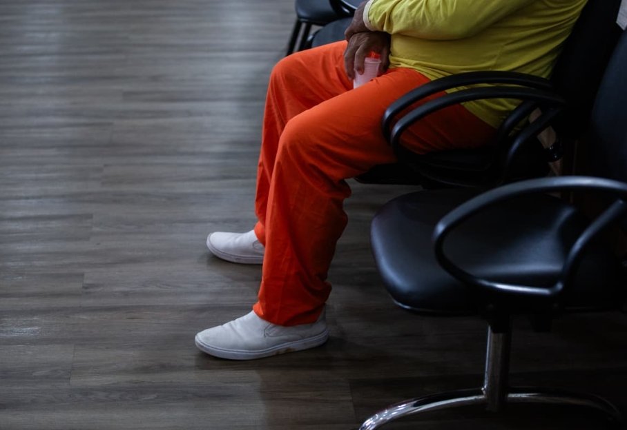 Homem é condenado a 21 anos por matar esposa a facadas no Centro de Manaus