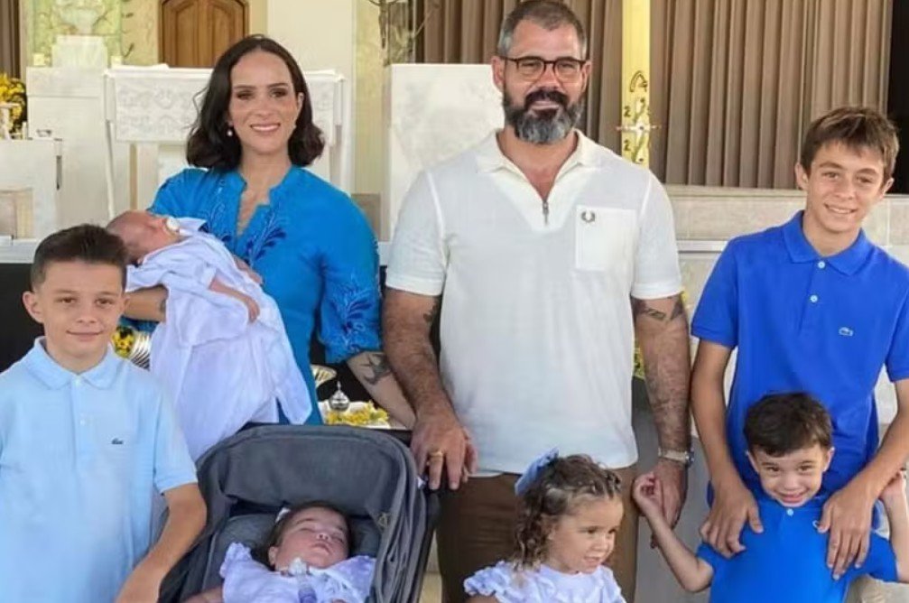 Esposa de Juliano Cazarré explica decisão de ter seis filhos: 'Não é para todos'