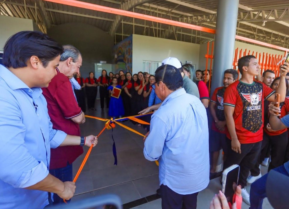 Mais de 12 mil kits escolares são entregues e escolas rurais são revitalizadas em Coari
