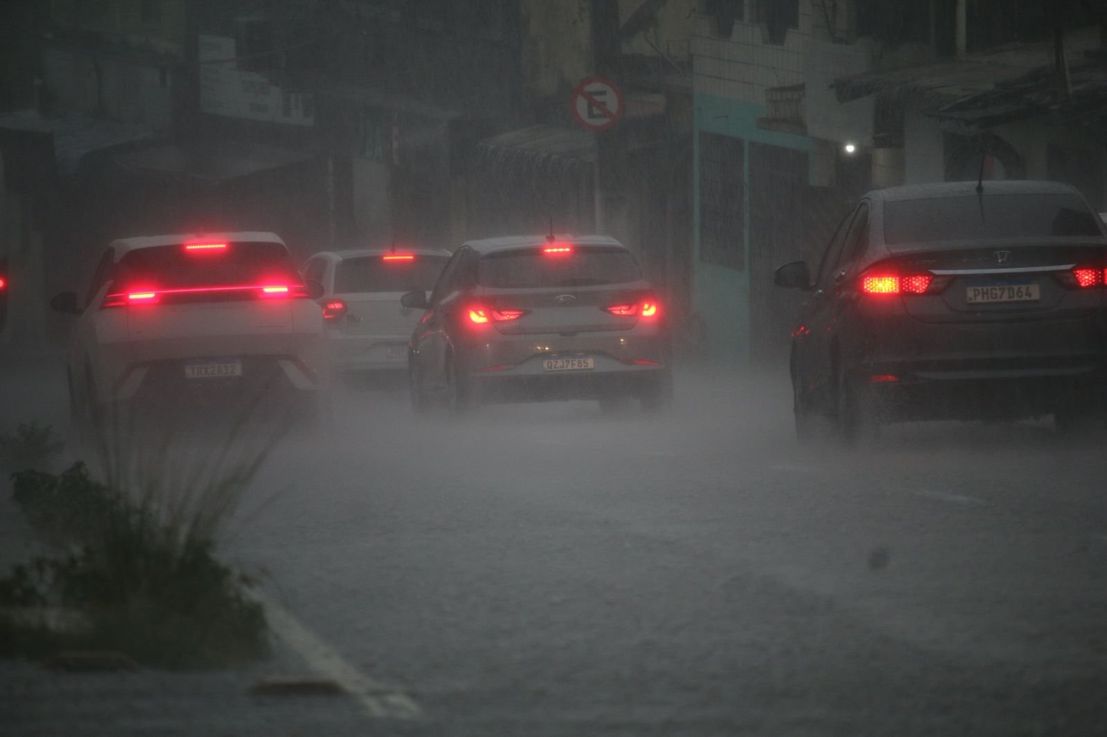 Alerta: Manaus tem previsão de temporais e enxurradas nesta quinta-feira