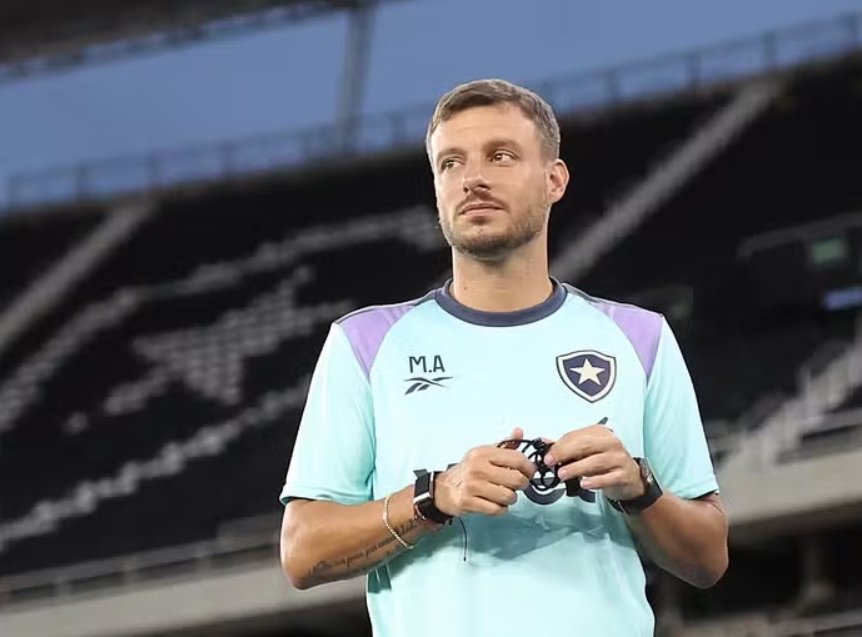 Botafogo demite técnico Martín Anselmi após 18 jogos e eliminações recentes