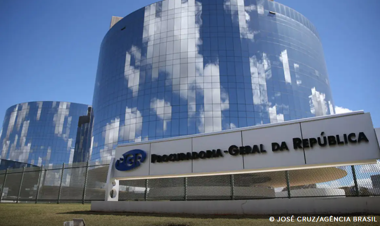 Moraes aciona PGR sobre pedido de prisão domiciliar de Jair Bolsonaro