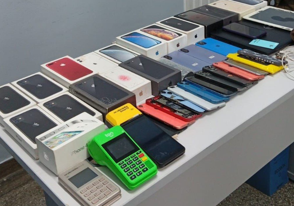 Grupo usava sistemas da polícia para roubar celulares de vítimas em Manaus