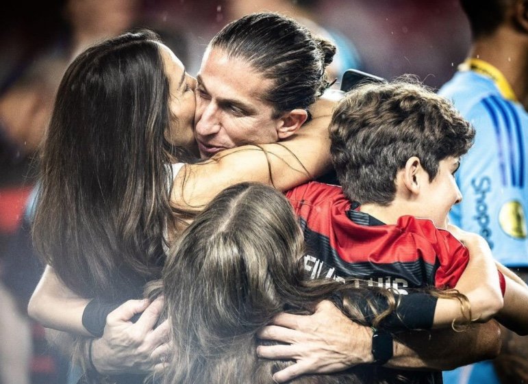 Esposa de Filipe Luís fala em "sensação de injustiça" após demissão do Flamengo