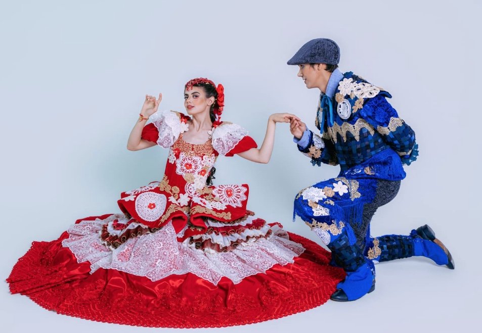 Romeu e Julieta ganha versão amazônica no Teatro Amazonas inspirada no Festival de Parintins