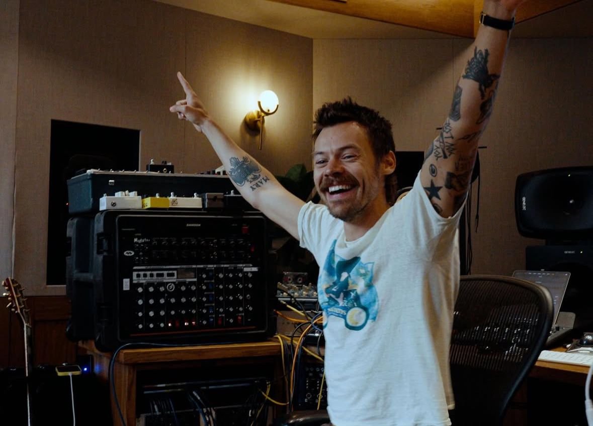 Harry Styles lança primeiro álbum em quatro anos