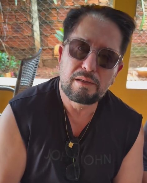 Marrone, do Bruno e Marrone, revela que fez cirurgia íntima