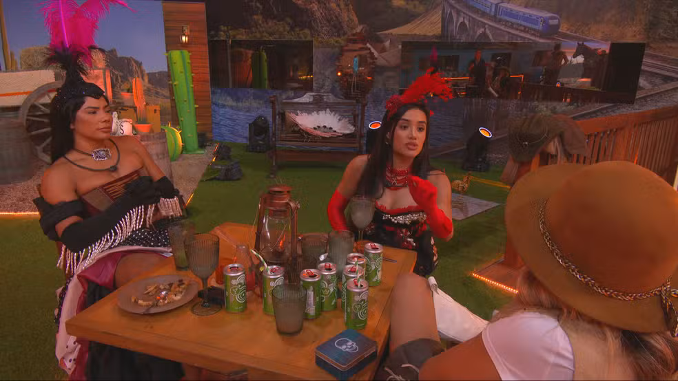 Jordana e Samir tem treta por causa de câmera instantânea na Festa do Líder