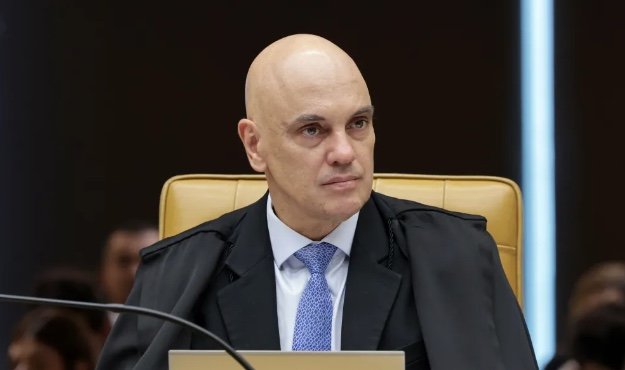 Moraes concede prisão domiciliar a Jair Bolsonaro
